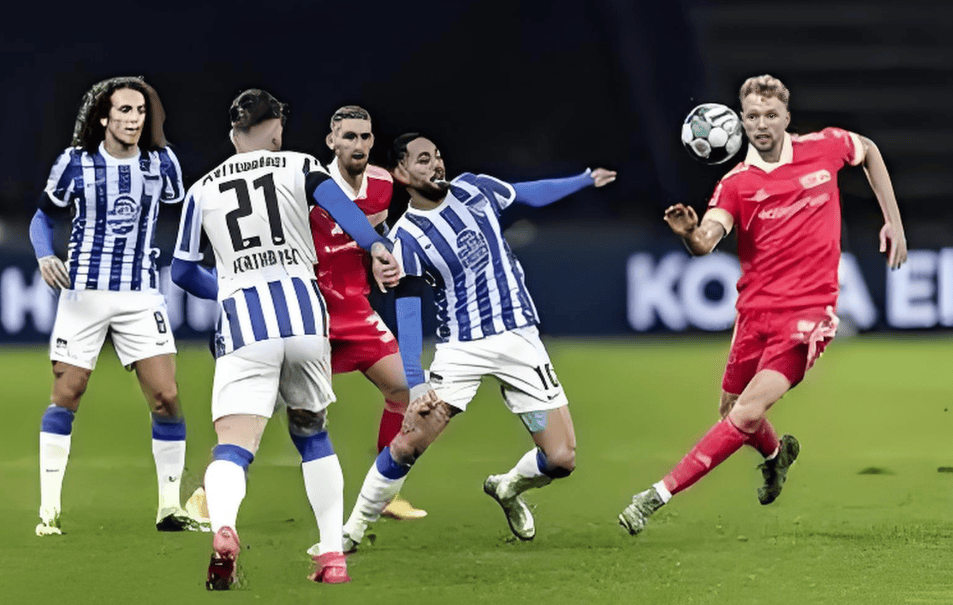 重磅！凯恩在老鹰比赛中爆冷俄克拉荷马雷霆关键时刻止住颓势，马赛围绕社区盾绝杀压哨(凯恩半场吊射破门)